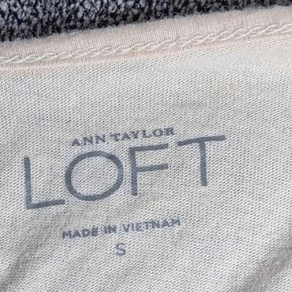 LOFT Ivory Sleeveless Dressy Blouse with Jeweled Collar ~ Pleated Front, Size M - Picture 4 of 5